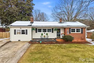 904 15th St NW, Conover, NC 28613 - Photo 1