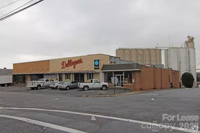 103 N Brady Avenue, Newton, NC 28658 - Photo 1