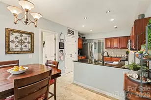 6421 Skyline Dr, Charlotte, NC 28269 - Photo 9