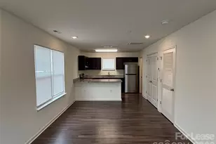 2021 Oakdale Rd, Charlotte, NC 28216 - Photo 3