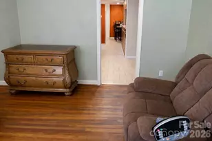 310 Hollis Rd, Charlotte, NC 28209 - Photo 21