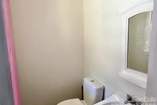 310 Hollis Rd, Charlotte, NC 28209 - Photo 27