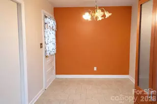 310 Hollis Rd, Charlotte, NC 28209 - Photo 17