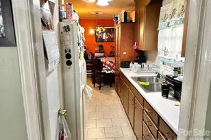 310 Hollis Rd, Charlotte, NC 28209 - Photo 23