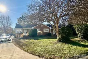 310 Hollis Rd, Charlotte, NC 28209 - Photo 3