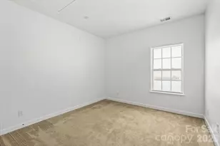 8227 4 Sisters Ln, Charlotte, NC 28215 - Photo 29