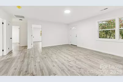 530 11th Street Place SW, Hickory, NC 28602 - Photo 7