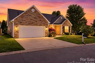 1 Breyerton Ct, Asheville, NC 28804 - Photo 1