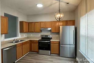 3129 Nevin Pl Dr, Charlotte, NC 28269 - Photo 3