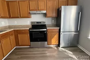 3129 Nevin Pl Dr, Charlotte, NC 28269 - Photo 5