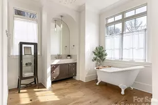 313 Wonderwood Dr, Charlotte, NC 28211 - Photo 19