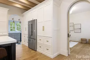 313 Wonderwood Dr, Charlotte, NC 28211 - Photo 13