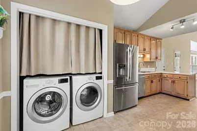 8414 Woodford Bridge Drive, Charlotte, NC 28216 - Photo 13