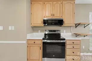 8414 Woodford Bridge Dr, Charlotte, NC 28216 - Photo 11