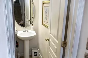 2750 Avalon Loop Rd, Charlotte, NC 28269 - Photo 9