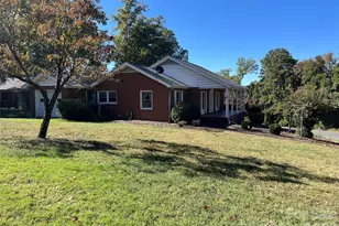 33 Lake St, Badin, NC 28009 - Photo 3