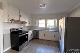 33 Lake St, Badin, NC 28009 - Photo 15