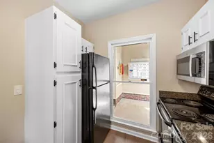 301 Queens Rd, Charlotte, NC 28204 - Photo 13