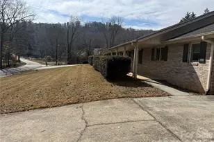 207 Daniel Dr, Hendersonville, NC 28739 - Photo 1