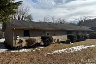 207 Daniel Dr, Hendersonville, NC 28739 - Photo 7