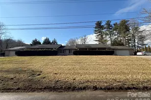 207 Daniel Dr, Hendersonville, NC 28739 - Photo 1