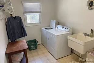 207 Daniel Dr, Hendersonville, NC 28739 - Photo 19