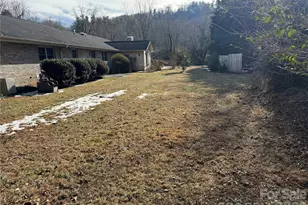 207 Daniel Dr, Hendersonville, NC 28739 - Photo 5