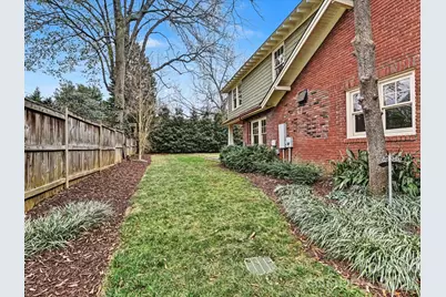 215 Circle Avenue, Charlotte, NC 28207 - Photo 43
