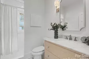 215 Circle Ave, Charlotte, NC 28207 - Photo 29