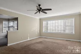 704 W 26th St, Lumberton, NC 28358 - Photo 9