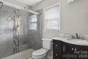 704 W 26th St, Lumberton, NC 28358 - Photo 11