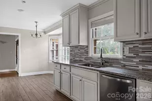 704 W 26th St, Lumberton, NC 28358 - Photo 3