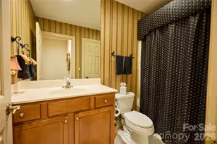 201 W Chimney Crossing, Hendersonville, NC 28739 - Photo 23