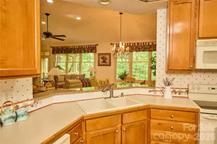 201 W Chimney Crossing, Hendersonville, NC 28739 - Photo 13