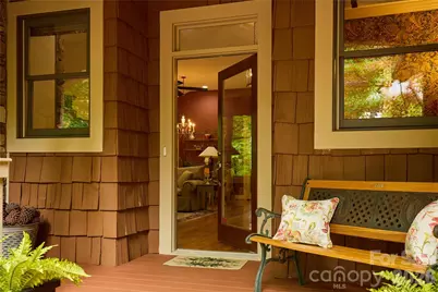 201 W Chimney Crossing, Hendersonville, NC 28739 - Photo 5