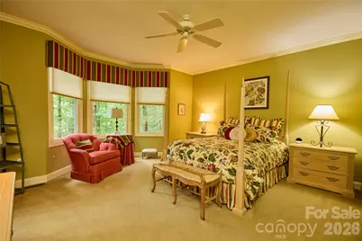 201 W Chimney Crossing, Hendersonville, NC 28739 - Photo 15