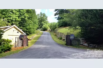 301 Gateway Drive, Hendersonville, NC 28739 - Photo 45