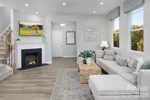 9242 Pagoda Oak Dr, Charlotte, NC 28269 - Photo 3