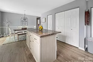 8923 Faires Rd, Charlotte, NC 28215 - Photo 11