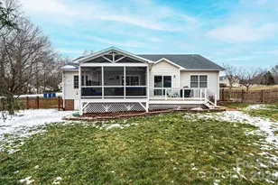 1238 Pennwood Dr, Hickory, NC 28602 - Photo 5