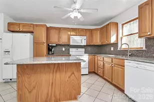 2111 Parkdale Ave, Gastonia, NC 28052 - Photo 9