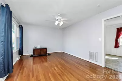2111 Parkdale Avenue, Gastonia, NC 28052 - Photo 17