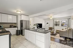 4930 Crestmont Dr, Charlotte, NC 28205 - Photo 11