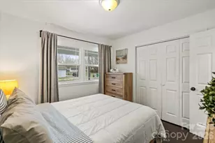 4930 Crestmont Dr, Charlotte, NC 28205 - Photo 17