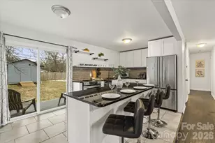 4930 Crestmont Dr, Charlotte, NC 28205 - Photo 9