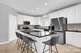 10104 Treetop Ln, Cornelius, NC 28031 - Photo 13