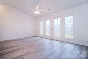 6120 Meadow Rose Ln, Charlotte, NC 28215 - Photo 3