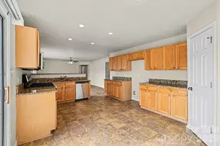 10708 Haddington Dr NW, Charlotte, NC 28269 - Photo 7