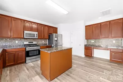 2704 Piersland Drive, Matthews, NC 28104 - Photo 15