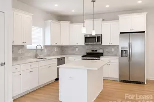 1144 Thayer Gln Ct, Charlotte, NC 28213 - Photo 5